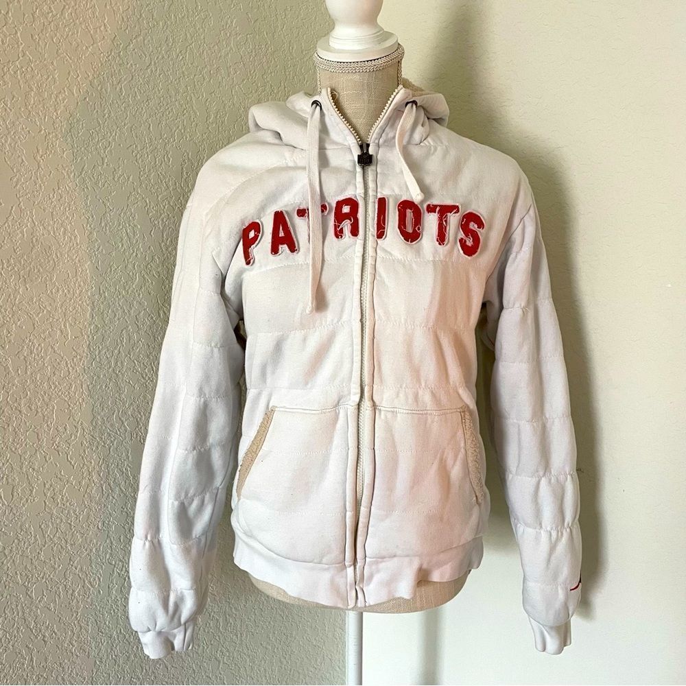 Proline Apex NFL Patriots White & Red Quilted Hooded Full Zipper Jacket Size M